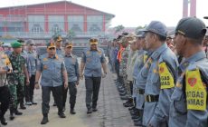 Permalink to Ribuan Satlinmas ikuti Apel Gelar Pasukan, A.Damemta : Satlinmas garda terdepan menjaga keteriban TPS