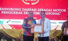 Permalink to Torehkan Prestasi Nasional, Gubernur Mirza Raih Penghargaan Pemimpin Daerah Inspiratif Sektor Pertanian