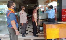 Permalink to Sisir Sosialisasi PPKM, Tempel Stiker di Warung dan Rumah Makan