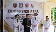 Permalink to Sekdaprov Lampung Bersama Tiga Penjabat Bupati Berikan Keterangan Pers Usai Upacara Pelantikan