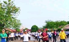 Permalink to Kepala Disdikbud, Firdaus Abky Beserta Jajaran Pejabat Pemkot Senam Bersama Di Komplek SMPN 8