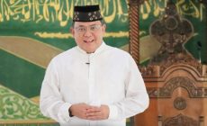 Permalink to Bupati Dodi Reza dan Keluarga Salat Idul Adha di Rumdin, Dodi Reza Ajak Warga Salat di Rumah Masing-masing