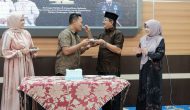 Permalink to Bupati Tanjab Barat Berikan Ucapan Selamat dan Doa Kepada Kapolres Tanjab Barat di Hari Ulang Tahunnya