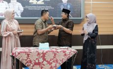 Permalink to Bupati Tanjab Barat Berikan Ucapan Selamat dan Doa Kepada Kapolres Tanjab Barat di Hari Ulang Tahunnya