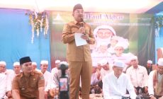 Permalink to Bupati Anwar Sadat Hadiri Haul Syekh Abdul Qadir Al-Jailani di Desa Tanjung Senjulang Kecamatan Bram Itam