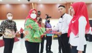Permalink to 304 Guru SD dan SMP Kota Bandar Lampung Terima Petikan SK PPPK