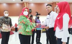 Permalink to 304 Guru SD dan SMP Kota Bandar Lampung Terima Petikan SK PPPK