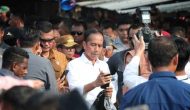 Permalink to Pj. Gubernur Samsudin Dampingi Kunjungan Presiden Jokowi ke Pasar Sentral Kota Bumi