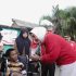 Riana Sari Arinal Salurkan Sembako dan Kursi Roda di TPA Bakung dan TPA Sukaraja