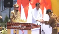 Permalink to Presiden Jokowi Pesankan Wali Kota Eva Dwiana dan Pedagang Rawat Pasar Pasir Gintung