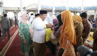 Permalink to Gubernur Arinal dan Ibu Riana Bersama Ribuan Masyarakat Hadiri Pengajian Akbar Pemprov Lampung
