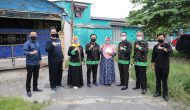 Permalink to Hari ke-8 Ramadhan 1442, Ketua LKKS Ibu Riana Sari Arinal Bagikan Nasi Kotak untuk di Kuripan, Teluk Betung Barat