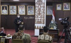 Permalink to Terima Bantuan CSR Penanganan Covid-19 dari J Trust Bank, Gubernur Arinal Berikan Apresiasi dan Ajak Masyarakat Tetap Terus Disiplin Terapkan Protokol Kesehatan