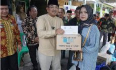 Permalink to Bupati Tanjab Barat Salurkan Bantuan untuk Korban Kebakaran di Tungkal III