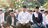 Permalink to Gubernur Arinal Bersama Keluarga Melaksanakan Shalat Idul Fitri di Lapangan Korem 043/Gatam