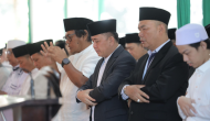 Permalink to Pj Gubernur Sumsel dan Ketua PKK Sumsel Sholat Idul Fitri Bersama dan Sambut Kemenangan dengan Syukur