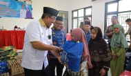 Permalink to Bupati Anwar Sadat Salurkan Bantuan untuk Disabilitas, Lansia, dan Ibu Hamil di Pengabuan dan Senyerang