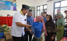 Permalink to Bupati Anwar Sadat Salurkan Bantuan untuk Disabilitas, Lansia, dan Ibu Hamil di Pengabuan dan Senyerang