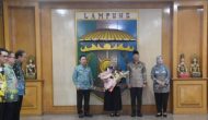 Permalink to Jajaran Pegawai Sekretariat DPRD Provinsi Lampung Menghadiri Pelepasan Purna Bakti  Tina Malinda