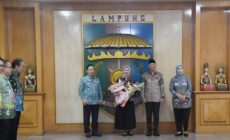 Permalink to Jajaran Pegawai Sekretariat DPRD Provinsi Lampung Menghadiri Pelepasan Purna Bakti  Tina Malinda