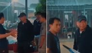 Permalink to Rahmad Mirzani Djausal Beri Bantuan Makanan Siap Saji Ke Warga Terdampak Banjir