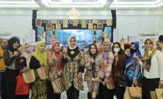 Permalink to Ketua Dekranasda Dukung Penjualan Produk Kerajinan UMKM Melalui Pemasaran Secara Online