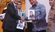 Permalink to Herman Deru: Jejak Penjual Kopi Cermin Ketangguhan dan Loyalitas Sosok Chairul S. Matdiah