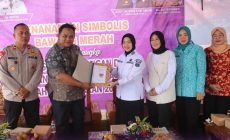 Permalink to Wakil Wali Kota Pagar Alam Memberikan Bantuan 2 Ton Bibit Bawang Merah