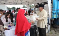 Permalink to Gubernur Arinal Salurkan Bantuan Sembako dan Kursi Roda