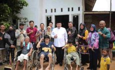 Permalink to Gubernur Arinal, Beri Bantuan Kursi Roda Untuk Warga Difabel di Kota Metro