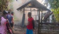 Permalink to Plt Camat Suker Bersama Damkar Berjibaku Padamkan Api Yang Menghanguskan Rumah Warga