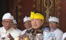Gubernur Arinal Hadiri Acara Pujawali Pura Kerthi Bhuwana Way Lunik dan Perayaan Hari Raya Kuningan