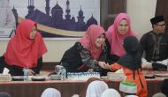 Permalink to Momentum Peringatan Isra Mir’aj, Ketua TP PKK Hj. Fadhilah Sadat Bagikan Perlengkapan Tas Sekolah kepada Anak Yatim