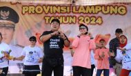 Permalink to Gebyar Posyandu 2024, Gubernur Arinal dan Ibu Riana Senam Bersama Masyarakat Pringsewu