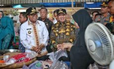 Permalink to Pj. Gubernur Samsudin Tinjau Harga Bahan Kebutuhan Pokok dan Berdialog dengan Pedagang