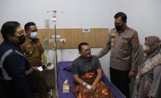 Permalink to Kadis Kominfotik & Kabid Humas Polda Lampung Kunjungi Korban Kecelakaan Kereta Api