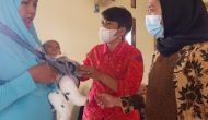 Permalink to Anggota DPRD Lampung Dan Tulang Bawang Membantu Balita Usia 3 Bulan