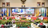 Permalink to Mingrum Gumay SH., MH Membuka Paripurna Istimewa