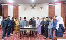 Permalink to Rapat Paripurna: Penandatanganan Nota Kesepakatan Bersama KUA dan PPAS APBD Provinsi Bengkulu 2024