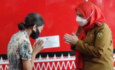 Permalink to Eva Dwiana Salurkan Bantuan Bagi Korban Bencana Alam dan Sakit Jantung & Usus