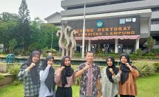 Permalink to Kelompok Mahasiswa Unila Inovasi Biochar Perbaiki Lahan Kering Masam