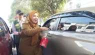 Permalink to Pemkot Bagikan 5.000 Bendera Merah Putih, Wali Kota Eva Dwiana: Tanda Cinta Tanah Air