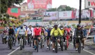Permalink to Jaga Imunitas Tubuh, Gubernur dan Pejabat Pemprov Berolahraga Sepeda Santai