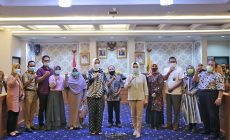 Permalink to Gubernur Arinal Lepas Kontingen Lampung untuk Mengikuti Lomba Byarr Indonesia