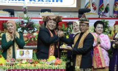 Permalink to Sidang Paripurna Istimewa HUT Ke-59, Gubernur Apresiasi Sinergi antar Komponen Pembangunan