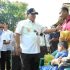 Gubernur Arinal Beri Bantuan Kursi Roda kepada Warga Disabilitas dan Lansia di Tanggamus