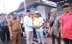 Permalink to Bupati Tanjab Barat Salurkan Bansos Bagi Abang Becak, Ojol, dan Tukang Gerobak dalam Peringatan Hari Perumahan Nasional