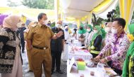 Permalink to Ibu Riana Sari Arinal Buka Bazar Takjil Ramadhan 2021 di Halaman Kantor Dekranasda Provinsi Lampung