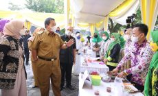 Permalink to Ibu Riana Sari Arinal Buka Bazar Takjil Ramadhan 2021 di Halaman Kantor Dekranasda Provinsi Lampung
