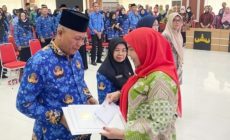 Permalink to Wali Kota Eva Dwiana Serahkan 86 SK Pensiun PNS Bandar Lampung
